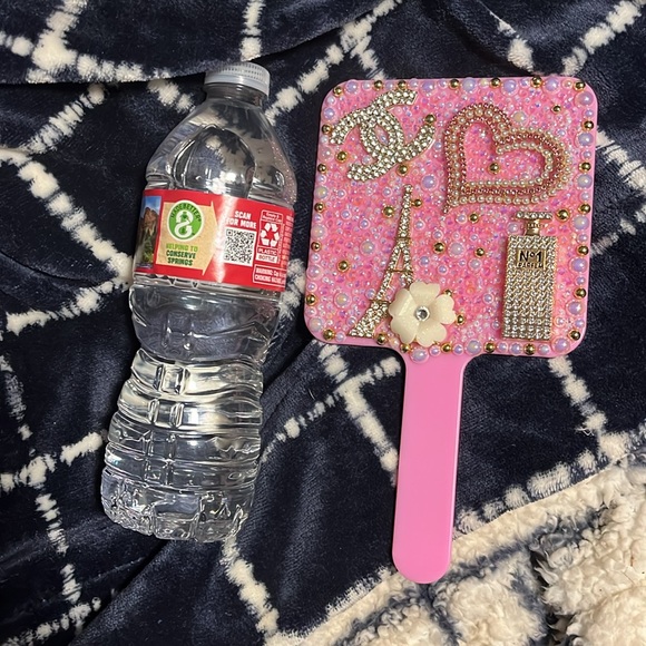 Hand mirror - Picture 3 of 3